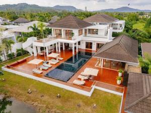 Naturlandskabet i nærheden af villaen