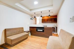 Køkken eller tekøkken på Super Townhouse Whitefield Bangalore