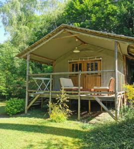 En have udenfor Camping 3 étoiles - Piscine - ccbecgd + 56 billeder