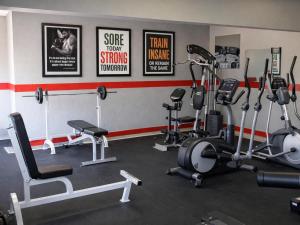 Fitness centrum a/nebo fitness zařízení v ubytování Europrime Hotel + 7 fotografií