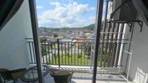 En balkon eller terrasse på Bayu Temiang Residence - Be Cityscape Haven