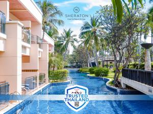 七岩华欣喜来登度假村及水疗中心的泰国 Triscilla Trusted 度假村的水滑梯