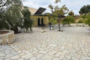 Jardí fora de Sivota Apartments