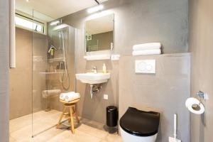 Et badeværelse på De Folks + 46 billeder