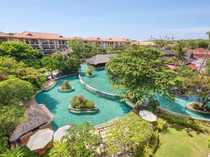 vista aerea su un parco acquatico in un resort di Novotel Bali Nusa Dua a Nusa Dua