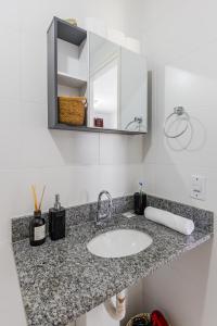 Et badeværelse på Apartamento com espaço de trabalho completo - Estação João Dias CPTM