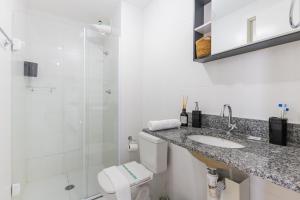 Et badeværelse på Apartamento com espaço de trabalho completo - Estação João Dias CPTM + 14 billeder