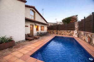 Swimmingpoolen hos eller tæt på Winahost les Faldas del Montseny