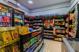 Et supermarked eller andre butikker i lejligheden eller i nærheden