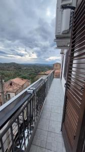 a balcony of a building with a view at Appartamento da Zia Maria in Monterosso