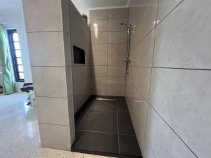 Koupelna v ubytování Kas Emmali Curacao + 13 fotografií