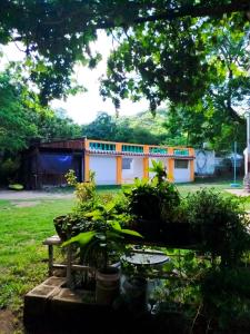 En have udenfor Hotel Rancho del Cerro