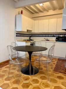 Køkken eller tekøkken på Maison Vasari - Centro Storico di Arezzo