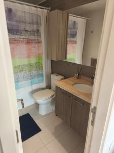 Et badeværelse på Departamento Reñaca Bajo + 8 billeder