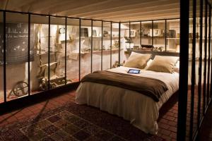 En eller flere senge i et værelse på Surprenantes- Jules Verne