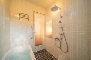 Et badeværelse på Villa wRw + 49 billeder