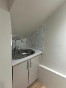 Fotografie z fotogalerie ubytování 15B Church Street, Bingham, Nottingham, Nottinghamshire, NG13 8AL v destinaci Bingham + 4 fotografie