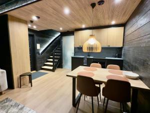 Et opholdsområde på Levi Lapland Luxury Igloos B