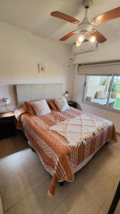 En eller flere senge i et værelse på Namaste casas de mar + 111 billeder