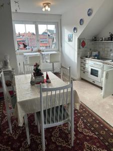 Kuchyň nebo kuchyňský kout v ubytování Allgäu Vibes - fußläufige Erreichbarkeit vom Bahnhof, mit Aussicht, wettergeschützter Balkon