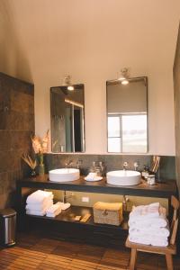 Koupelna v ubytování Titilaka by Andean + 103 fotografií