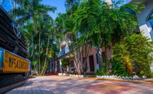 Tòa nhà nơi khách sạn tọa lạc