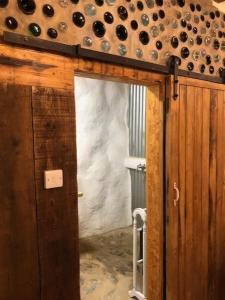 Fotografie z fotogalerie ubytování Rabbits ,1 bedroom, Dartmoor Hillside, Eco Hobbit style, Home v destinaci Wrangaton