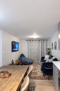 TV/trung tâm giải trí tại Marina Views Simon's Town +31 ảnh