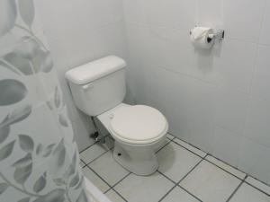 Phòng tắm tại Tikva Hotel