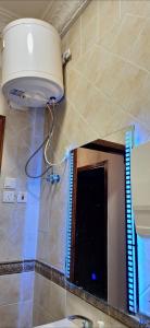 Et badeværelse på Sharif Apartments + 5 billeder