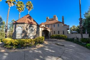 Bygningen som bed and breakfast-stedet ligger i + 54 billeder