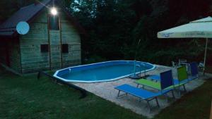 Afbeelding uit fotogalerij van Alaske kolibe in Bajina Bašta