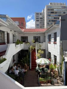 Tòa nhà nơi nhà trọ tọa lạc