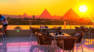 Bình minh/hoàng hôn nhìn từ khách sạn  hoặc gần đó