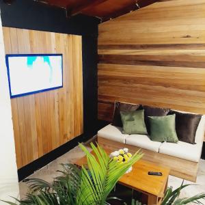 TV a/nebo společenská místnost v ubytování Casa Descanso y Madera + 13 fotografií