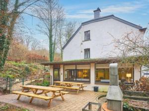 Tòa nhà nơi nhà nghỉ dưỡng tọa lạc