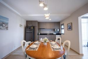 Kuchyň nebo kuchyňský kout v ubytování Spacious 3BR near Impact, Don Mueang Airport & Pink Line MRT