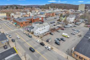 Khu vực xung quanh gần chỗ nghỉ nhà dân