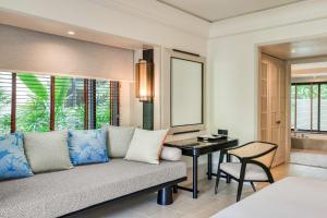 Giường trong phòng chung tại Layana Resort & Spa - Adult Only +100 ảnh