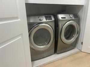 Ảnh trong thư viện ảnh của Bachelor Suite Near Transit - Private Stay in Toronto ở Toronto