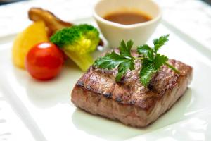 Jídlo v hotelu nebo okolí