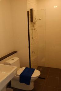 Phòng tắm tại Fun Hotel +52 ảnh