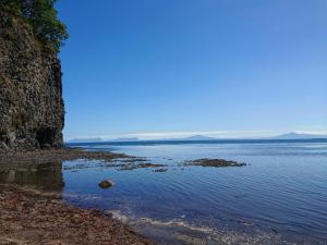 ein Blick auf ein großes Gewässer in der Unterkunft Sea Side Stay / Vacation STAY 1785 in Abashiri + 62 Fotos