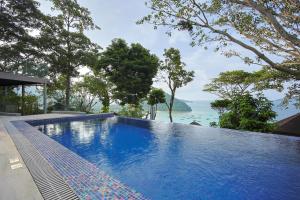 Bazén v ubytování Centara Villas Phi Phi Island nebo v jeho okolí