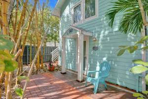 En have udenfor Tropical Oasis Studio w Pool