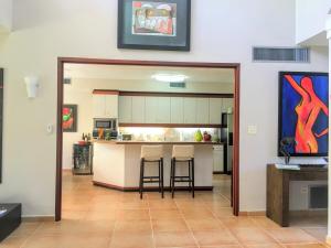 Galeriebild der Unterkunft Villa Iris 2 Story Ocean View Villa w Pool Access & Generator in Brenas