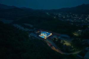 En generel udsigt til bjerge eller udsigt til bjerge taget fra hotellet