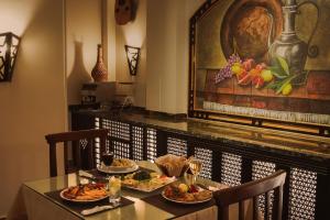 Mad på resortet eller i nærheden