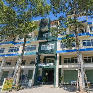 Budova, kde se hotel nachází + 11 fotografií