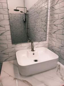 Et badeværelse på Private Garden Home Koh Phangan + 21 billeder